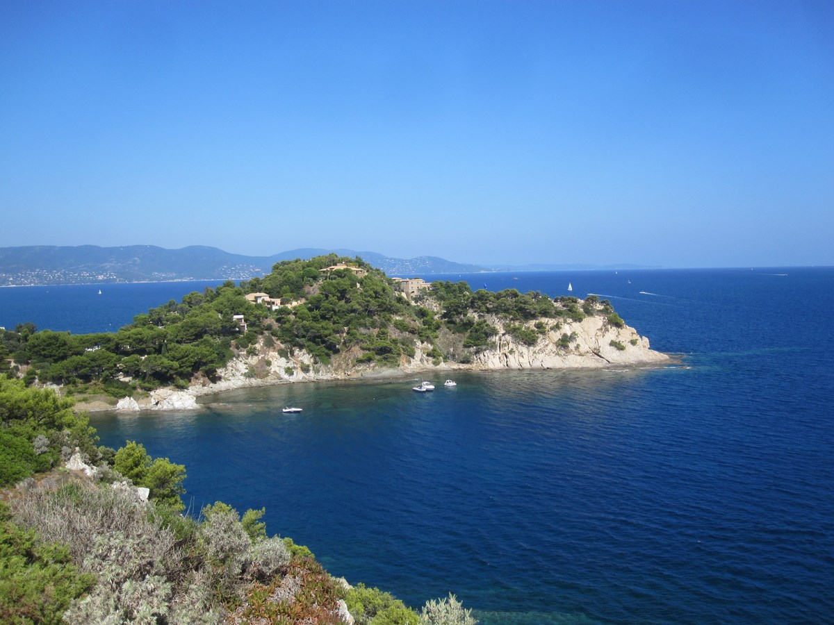 Loi Littoral et immobilier dans le Var : guide d'achat