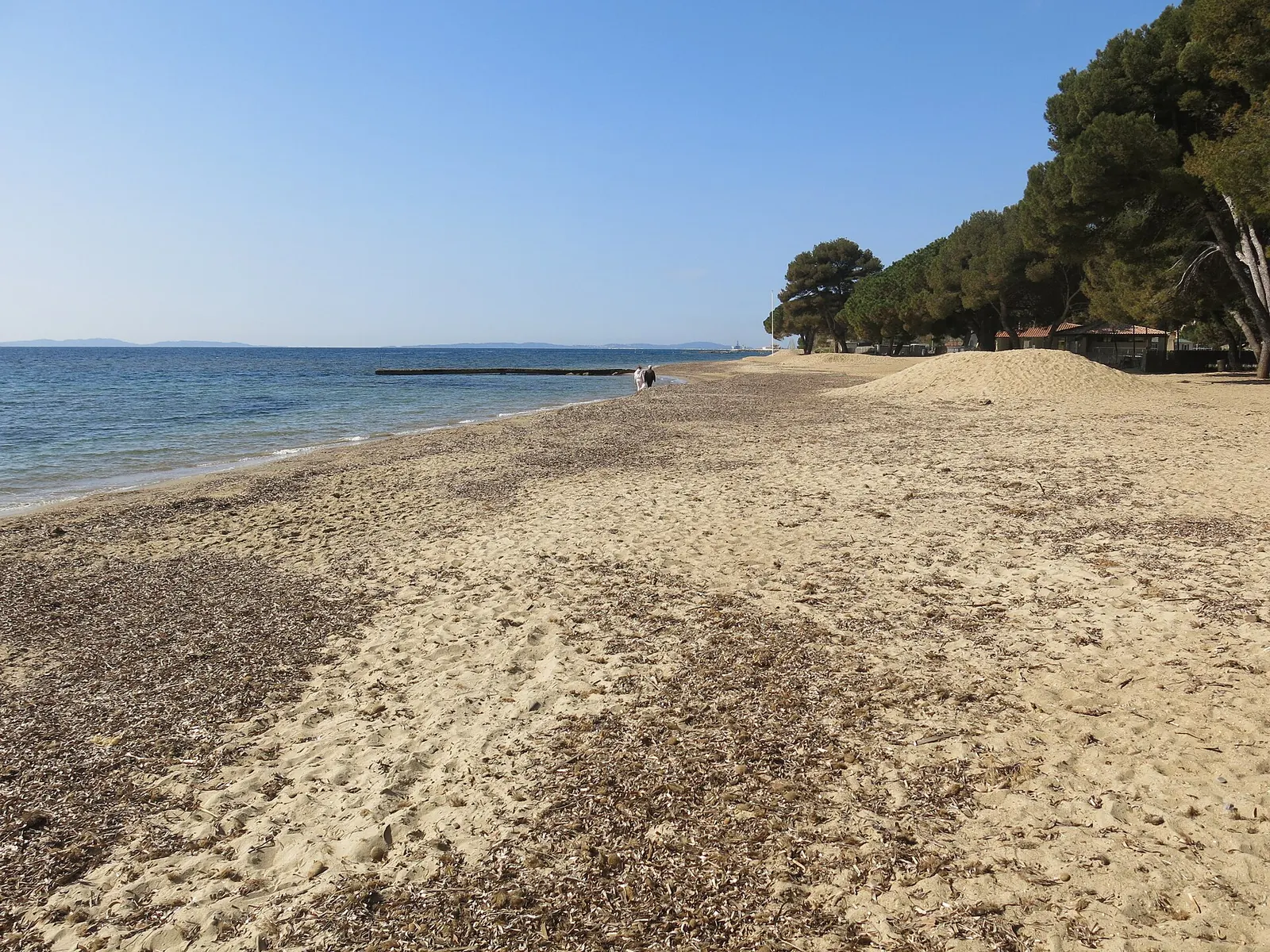 Vivre à La Londe-les-Maures : vignobles, golf et bord de mer