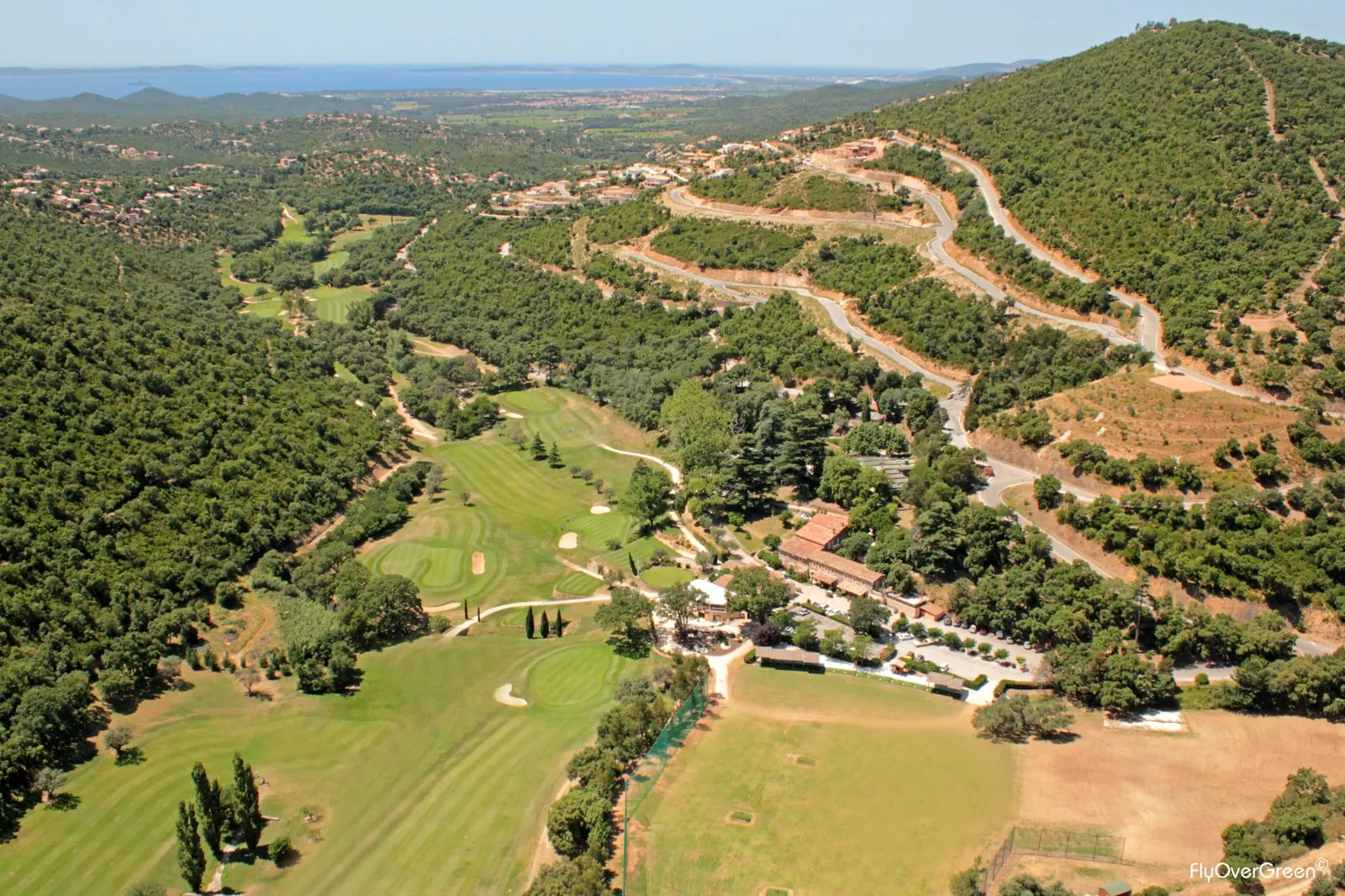 Le Golf de La Londe et les Activités Outdoor du Littoral Varois